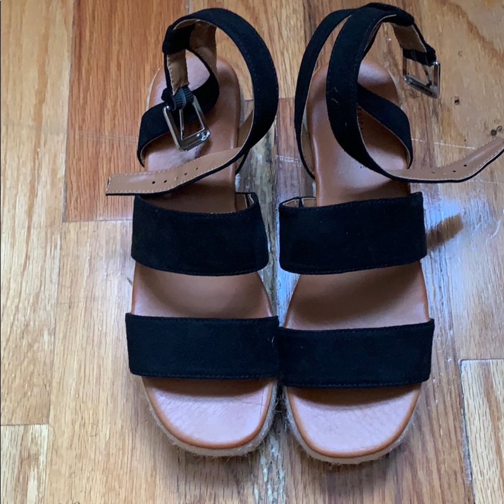 🖤PRICE DROP🖤: American Eagle Platform Sandals